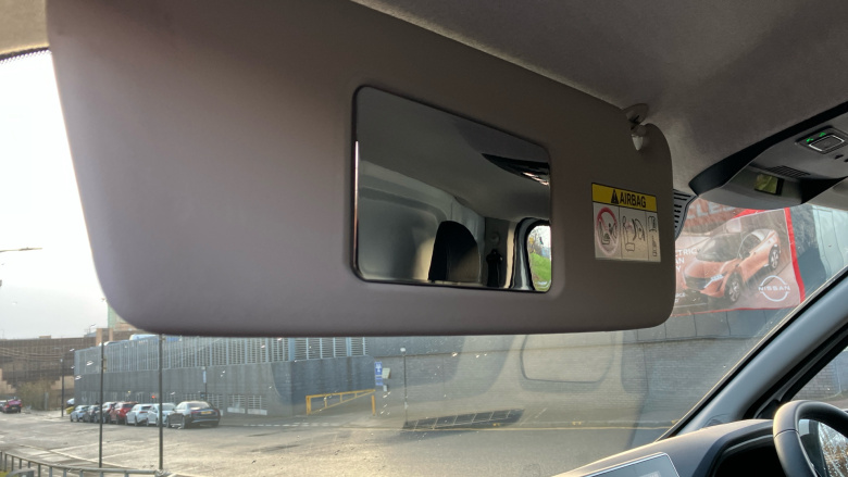 Nissan Primastar 30 L1 Diesel 2.0 dCi 130ps H1 Tekna Van
